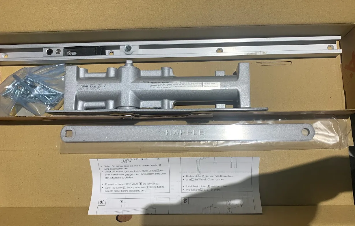 Cùi chỏ hơi âm Hafele 60kg có giữ cửa 931.84.019